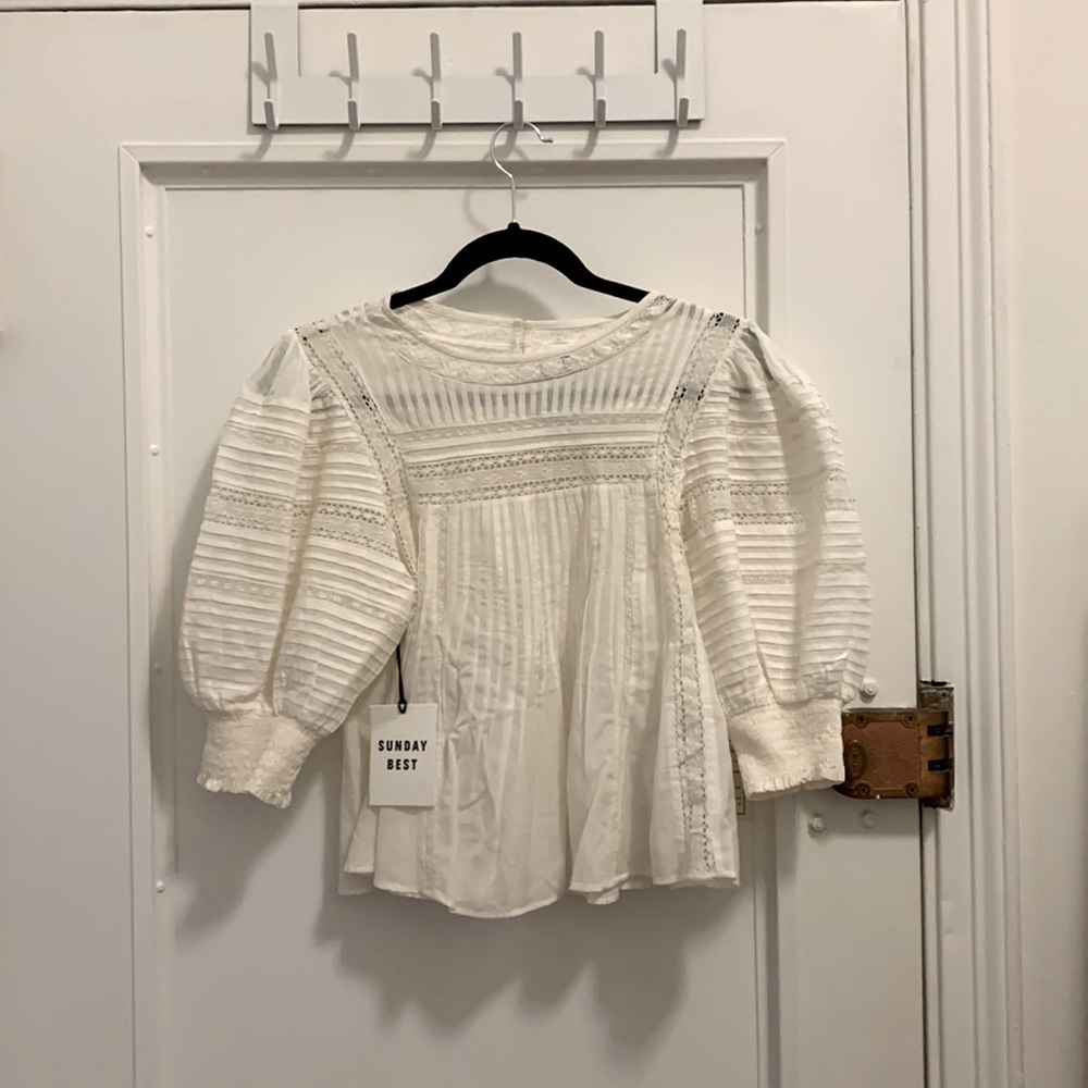 NEW WITH TAGS Aritzia Sunday Best lace blouse.
